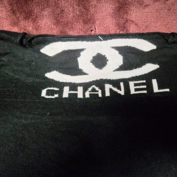 Black Chanel Long Sleeved Sweater - Picture 4 of 4